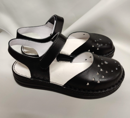 Sandale negre cu inimioare 22