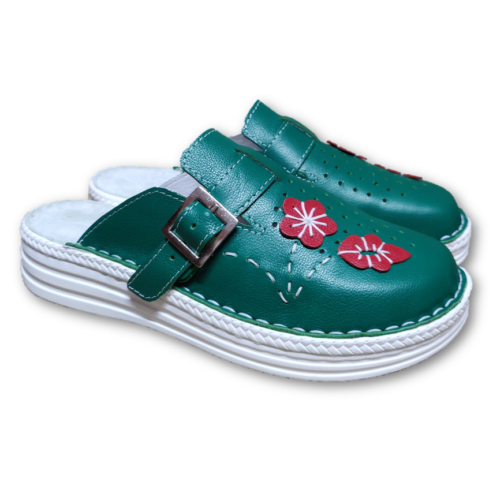 Verde bizonat cu floare rosie si gaurele 3